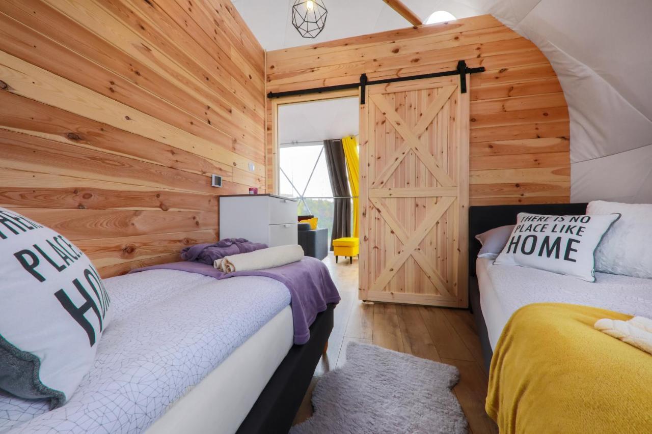 Glamping Gliczarow Klapnioki Bed & Breakfast Lesnica  Bagian luar foto