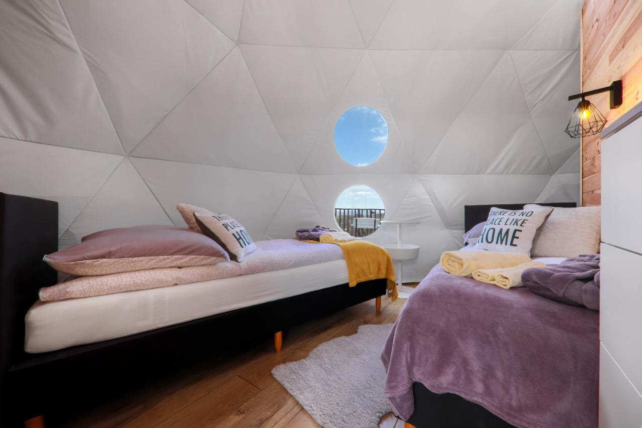 Glamping Gliczarow Klapnioki Bed & Breakfast Lesnica  Bagian luar foto