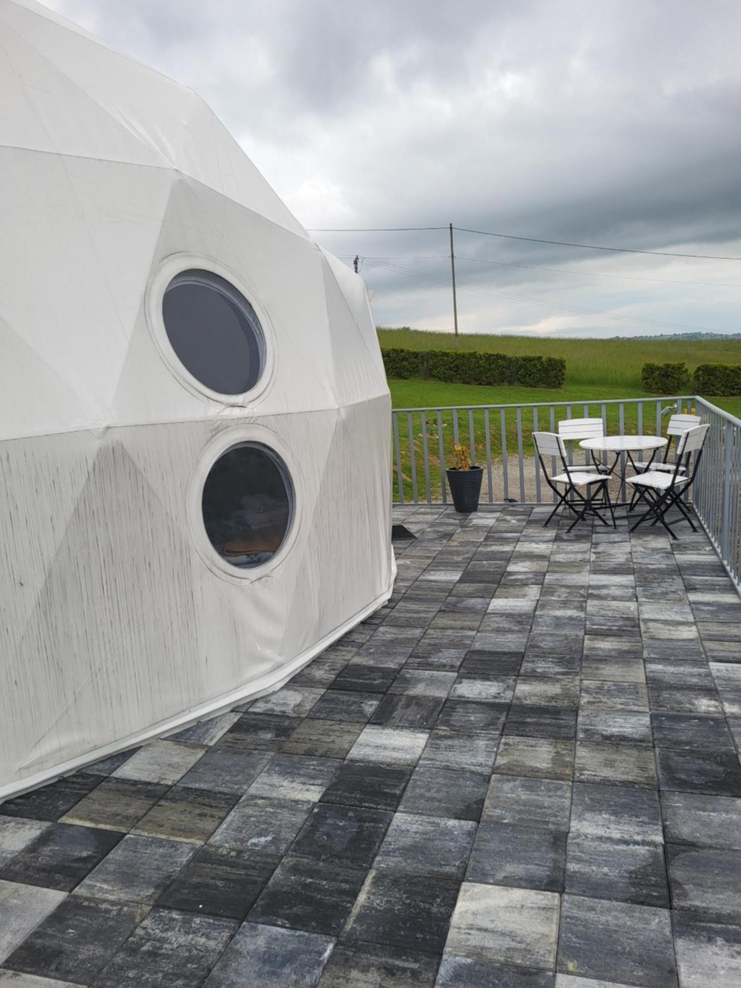 Glamping Gliczarow Klapnioki Bed & Breakfast Lesnica  Bagian luar foto